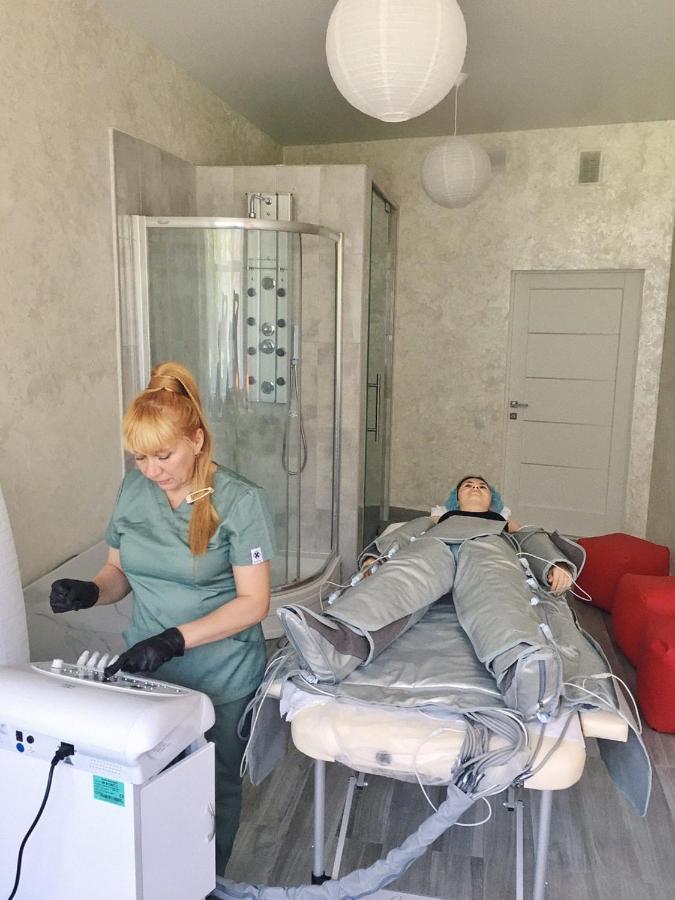Sanatoriy-Hotel Feofaniya Киев Екстериор снимка